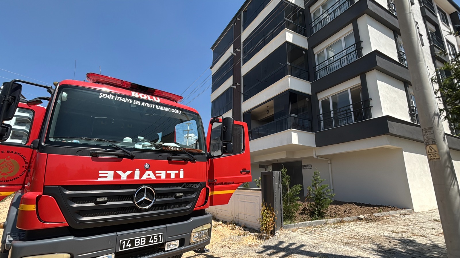 Boluda Yangına Komşusu Müdahale Etti (5)