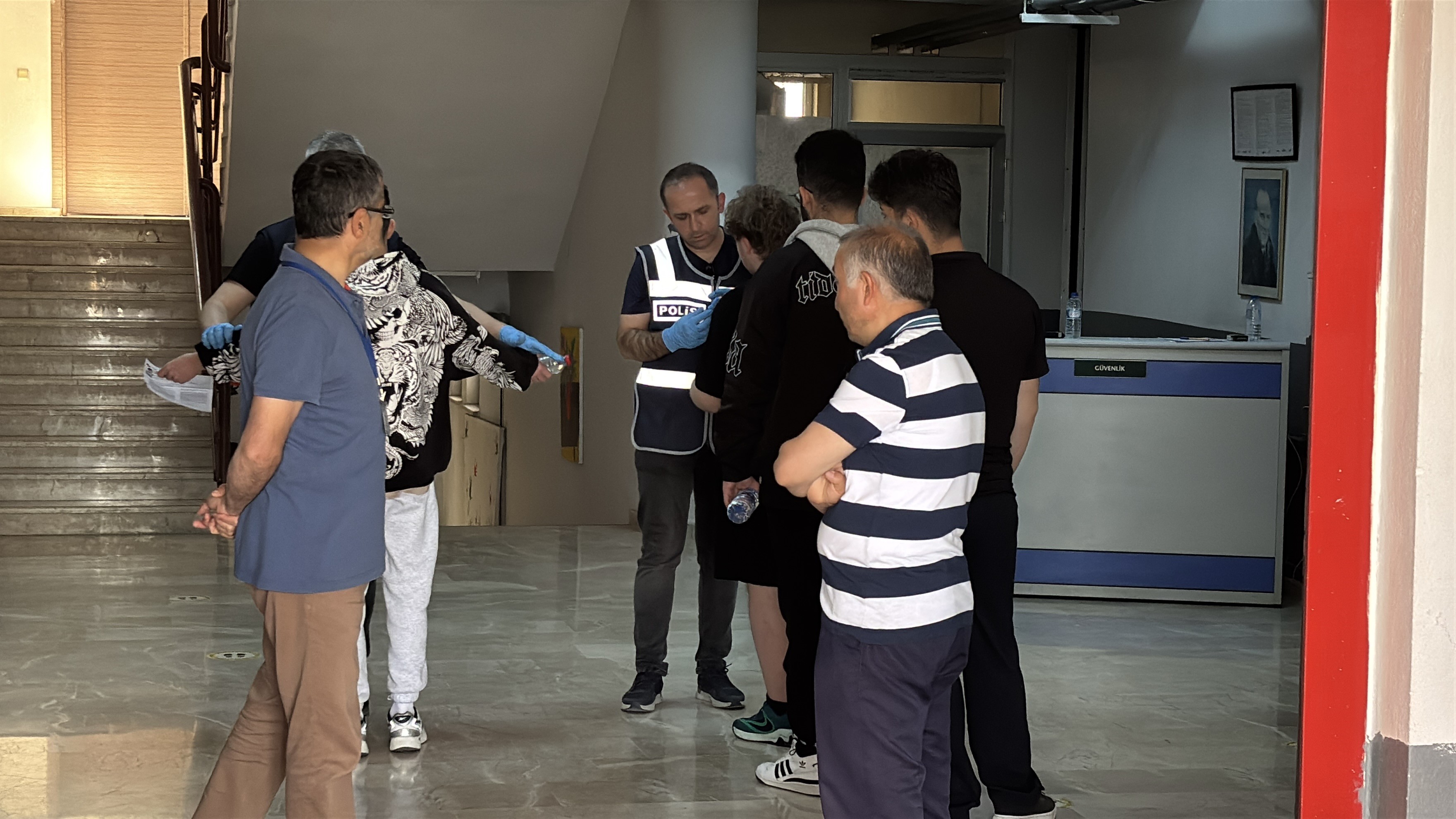 İkinci Oturum Için Adaylar Ter Döktü, Aileler Dualarla Bekledi (2)