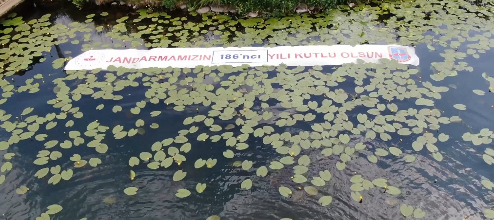 Jandarma 186. Yılını Böyle Kutladı Gölün Içinde Türk Bayrağı Açtılar (5)