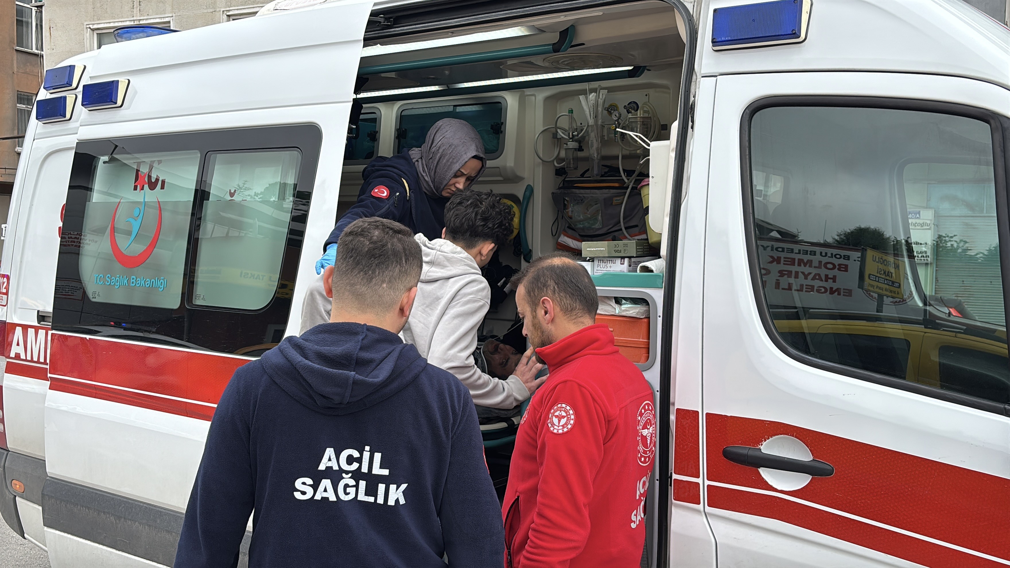 Kafa Kafaya Çarpiştilar (1)