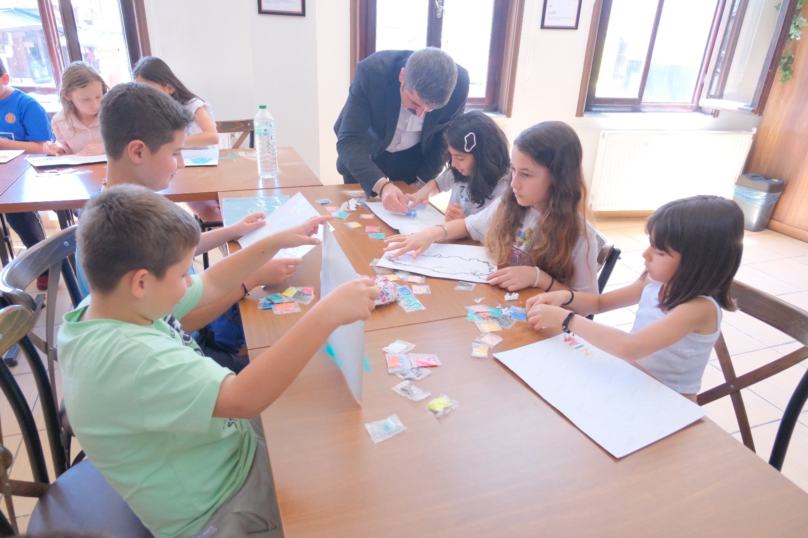 Karne Alan Öğrenciler Kum Boyama Etkinliği Ile Stres Attı (1)