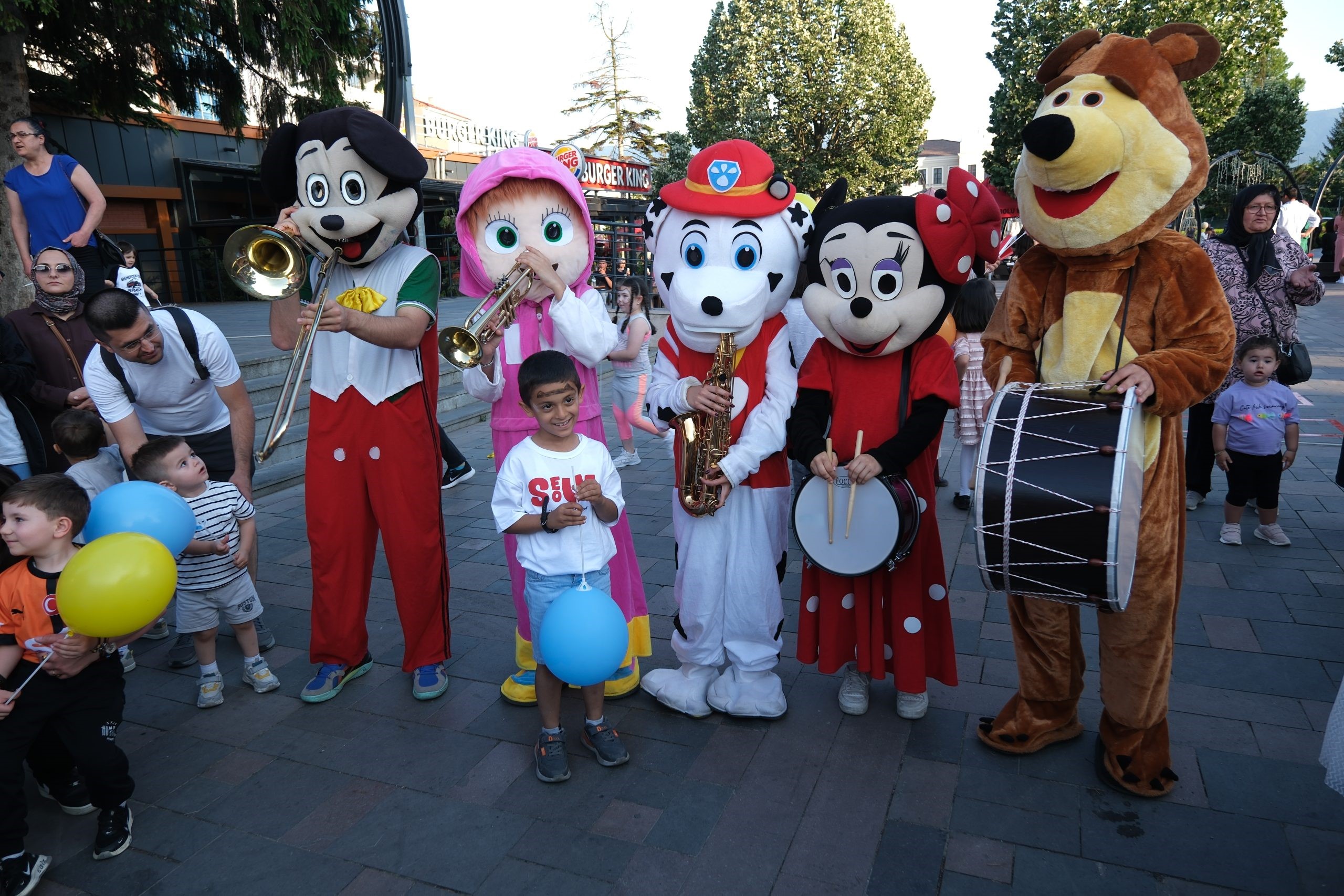 Miniklere Festival Tadında Karne Şenliği (4)