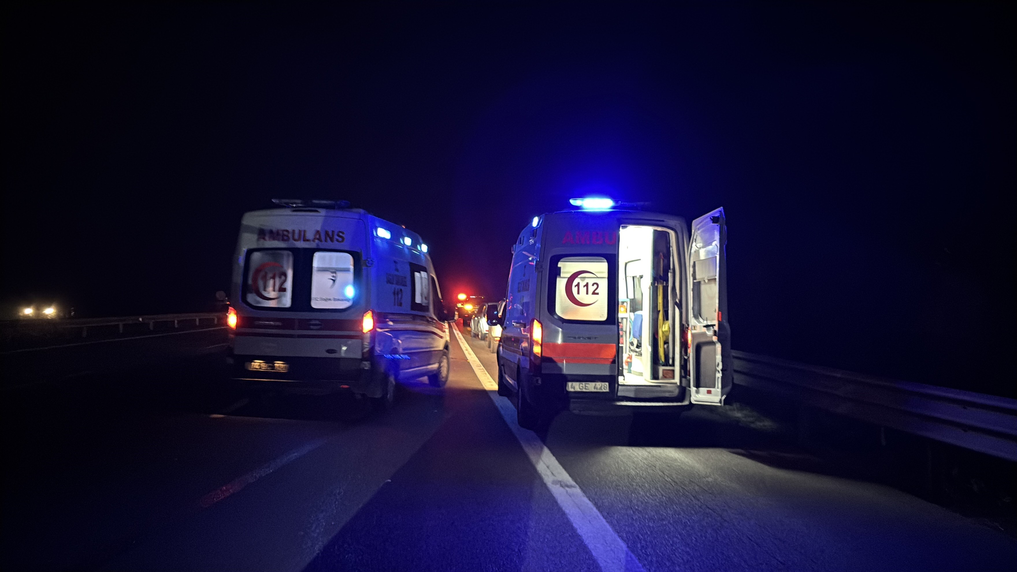 Tem Otoyolunda Kaza 16 Yarali (1)