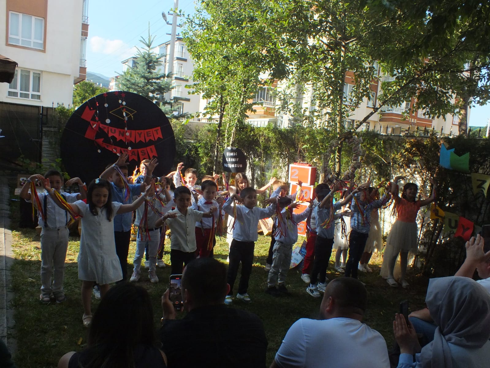 Yıl Sonu Gösterisi Renkli Görüntülere Sahne Oldu (3)