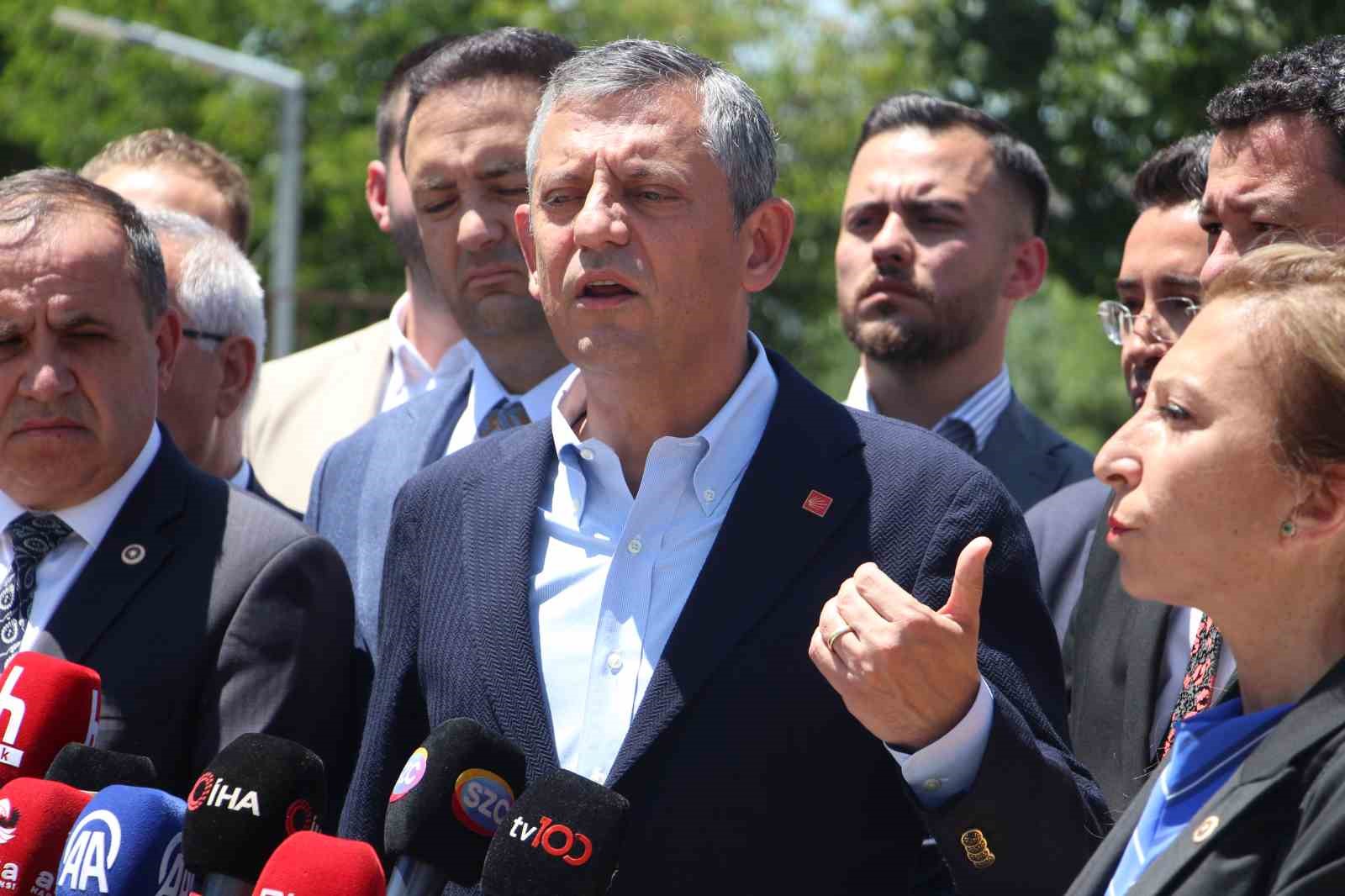 Özgür Özel’den Hakkında Soruşturma Başlatılmasına Ilişkin Açıklama (1)