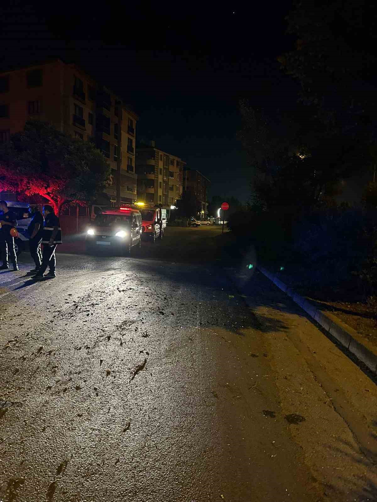 Bolu’da Alkollü Sürücü Ağaca Çarptı 2 Yaralı (1)