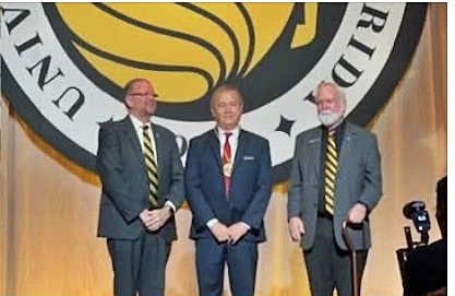Bolulu Prof. Dr. Fevzi Okumuş’a, Pegasus Profesör Unvanı Verildi (3)