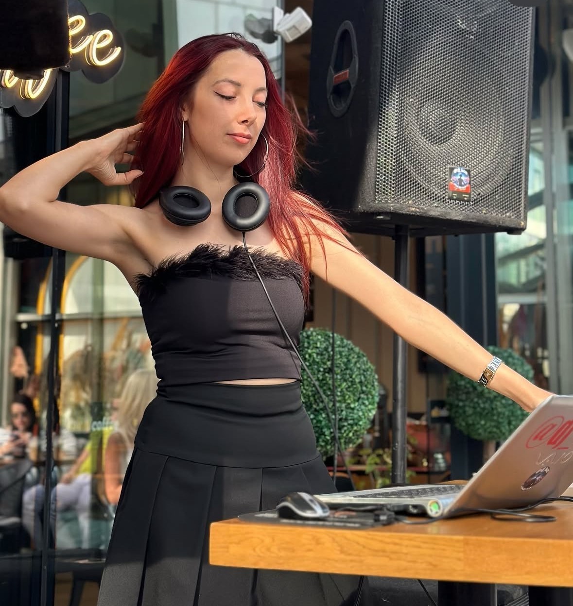 Nişanından Iki Gün Sonra Hayatını Kaybeden Genç Dj, Son Yolculuğuna Uğurlandı (2)