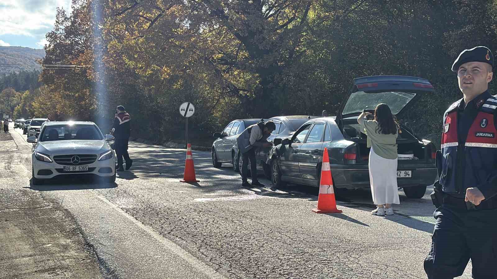 3 Araç Zincirleme Kaza Yaptı (2)