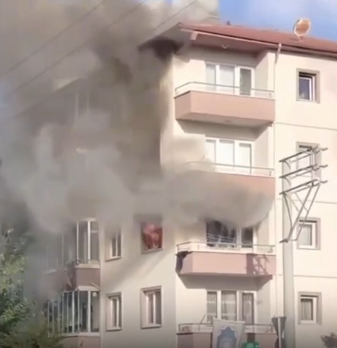 Bolu’da Apartman Dairesi Alev Alev Yandı (2)
