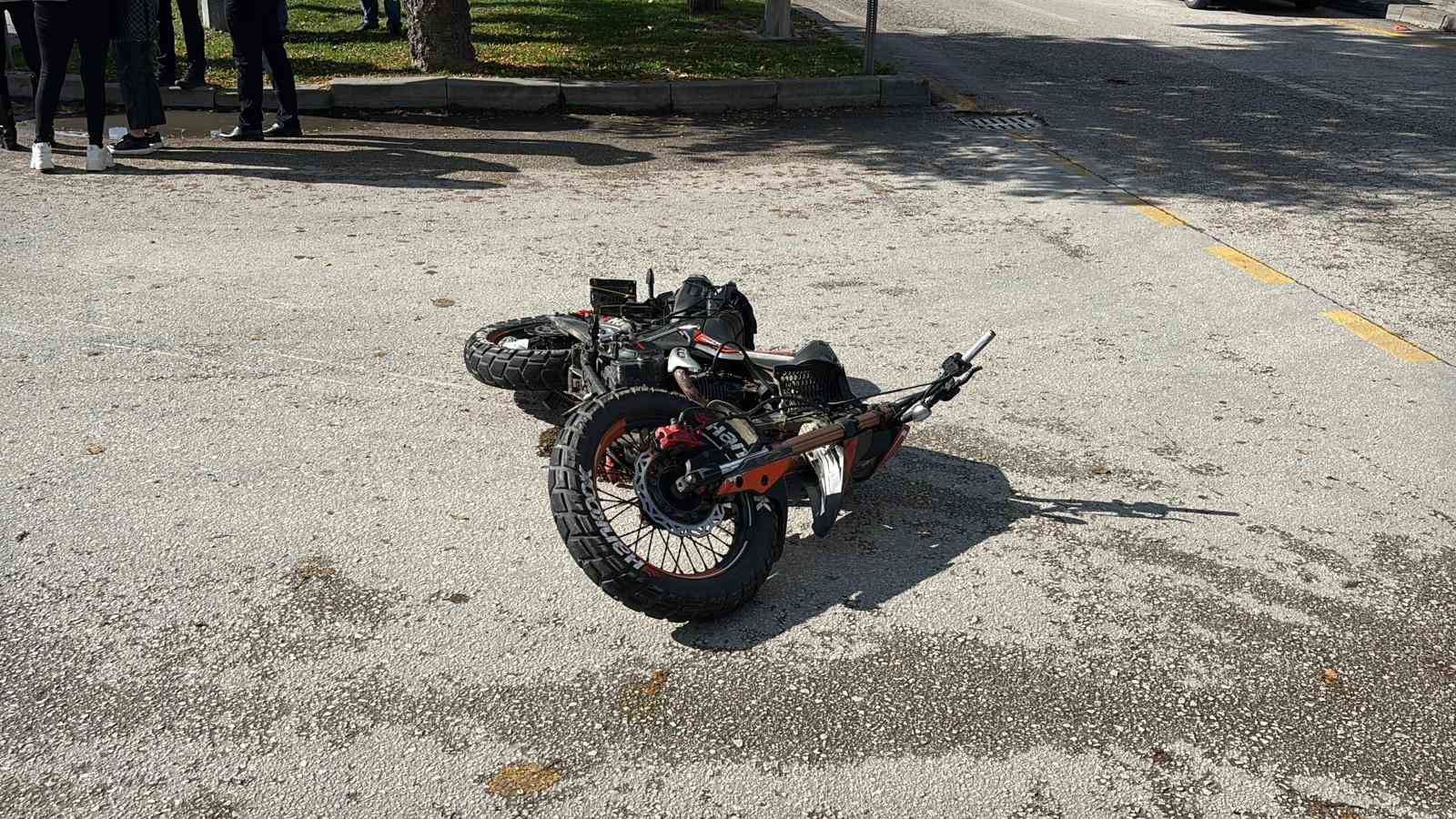 Bolu’da Otomobille Motosiklet Çarpıştı 1 Yaralı (2)