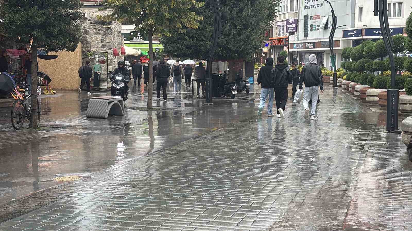 Bolu’da Yağmur Etkili Oldu (2)
