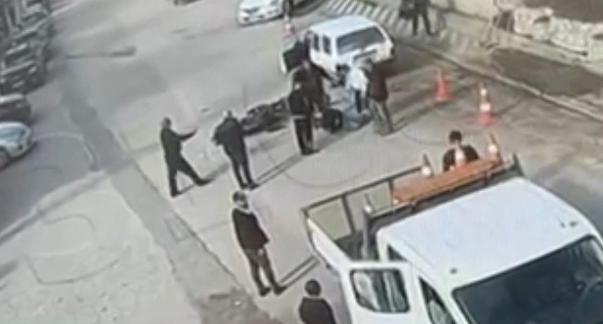 Hatalı Sollama Yapan Motosiklete Otomobil Çarptı (1)