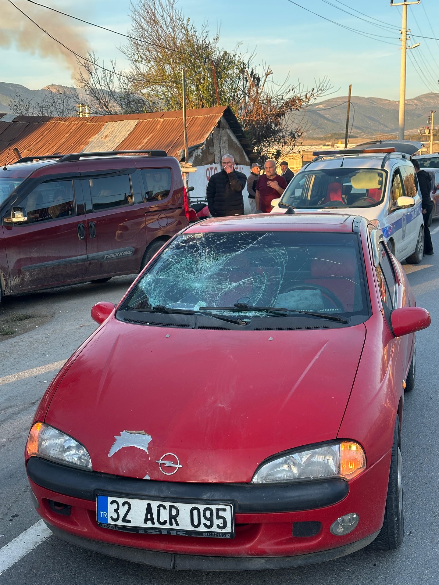 Opel Tiğra Marka Araç Kaza Yaptı (1)