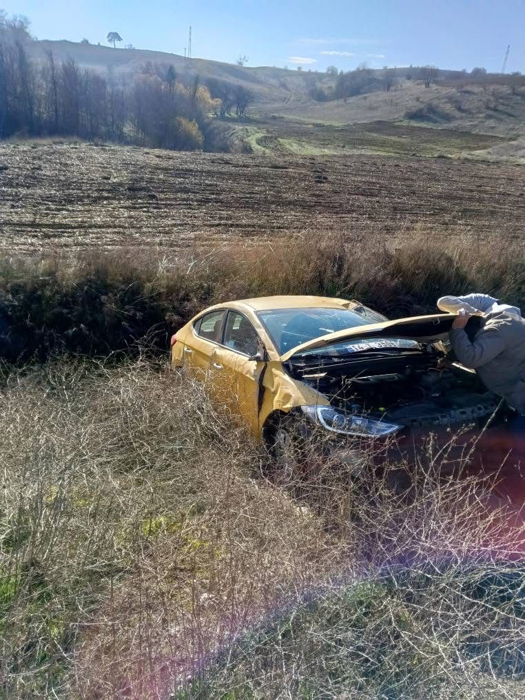 Ti̇cari̇ Taksi̇ Tarlaya Uctu (4)