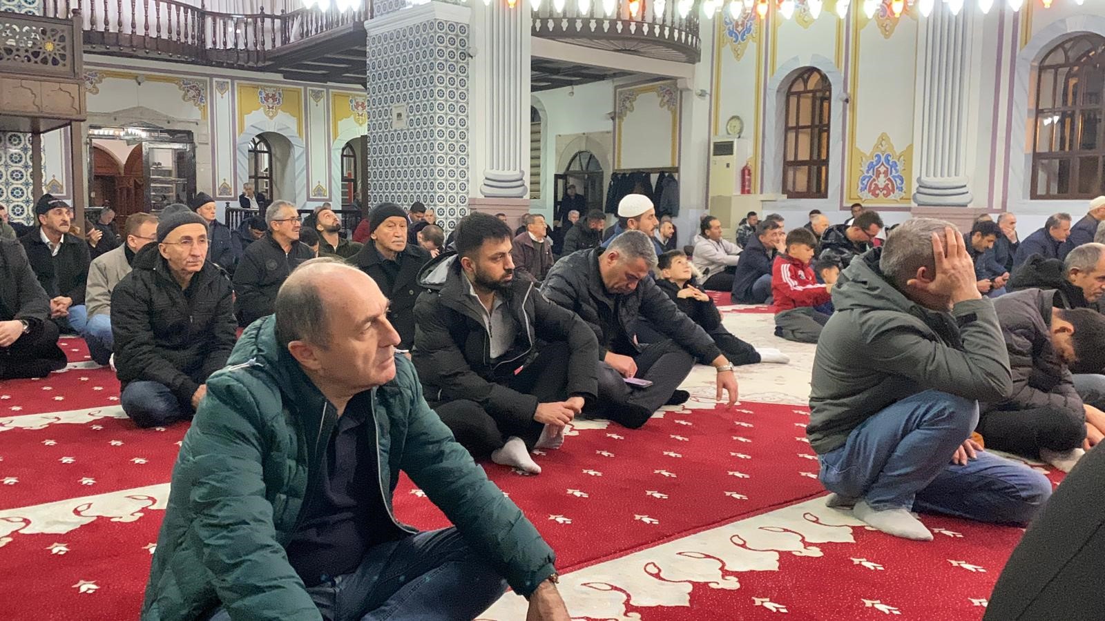 Bolu'da Regaip Kandili'nde Camiler Dolup Taştı (4)