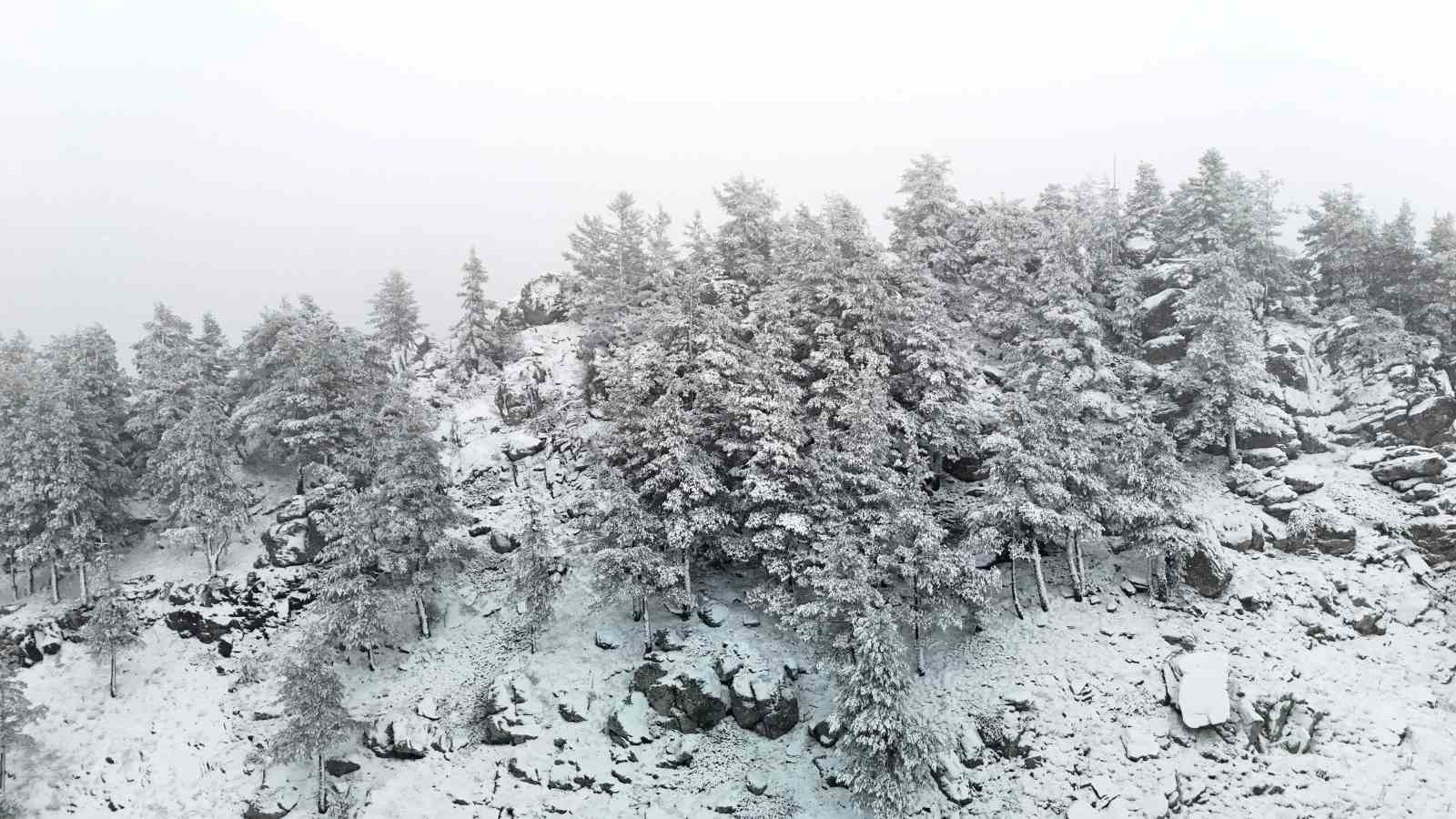 Bolu’nun Yükseklerinde Kar Yağışı Etkili Oluyor (1)