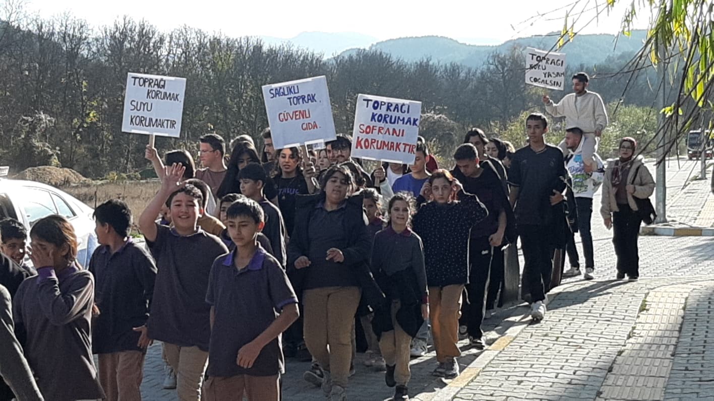 Mudurnu’da Öğrenciler Erozyon Farkındalığı Için Yürüdü (2)