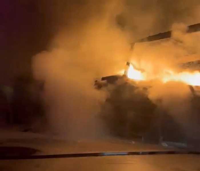 Tır Alev Alev Yandı Yol 3 Saat Kapalı Kaldı (2)