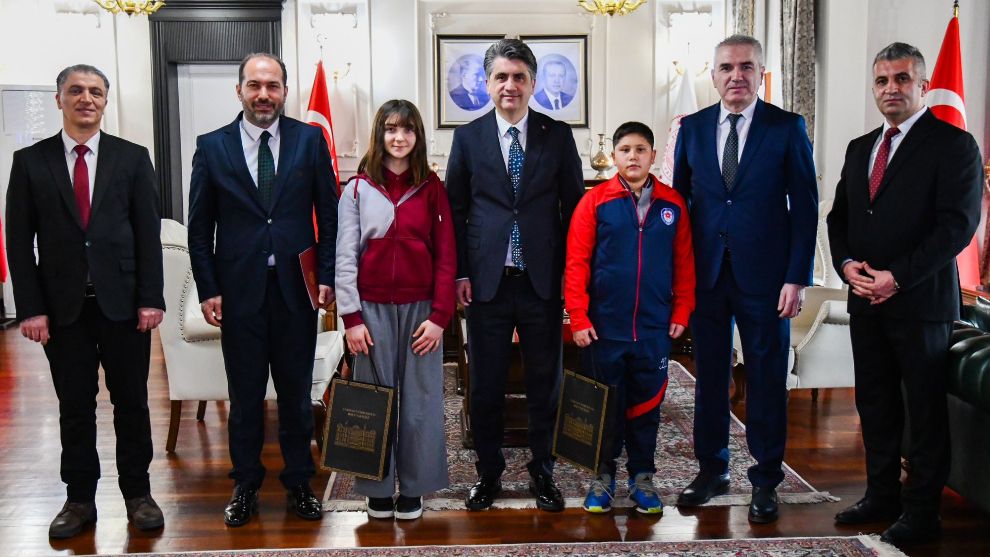 50 Yil Izzet Baysal Ortaokulu Ogrencisi Uygar Cetin3174