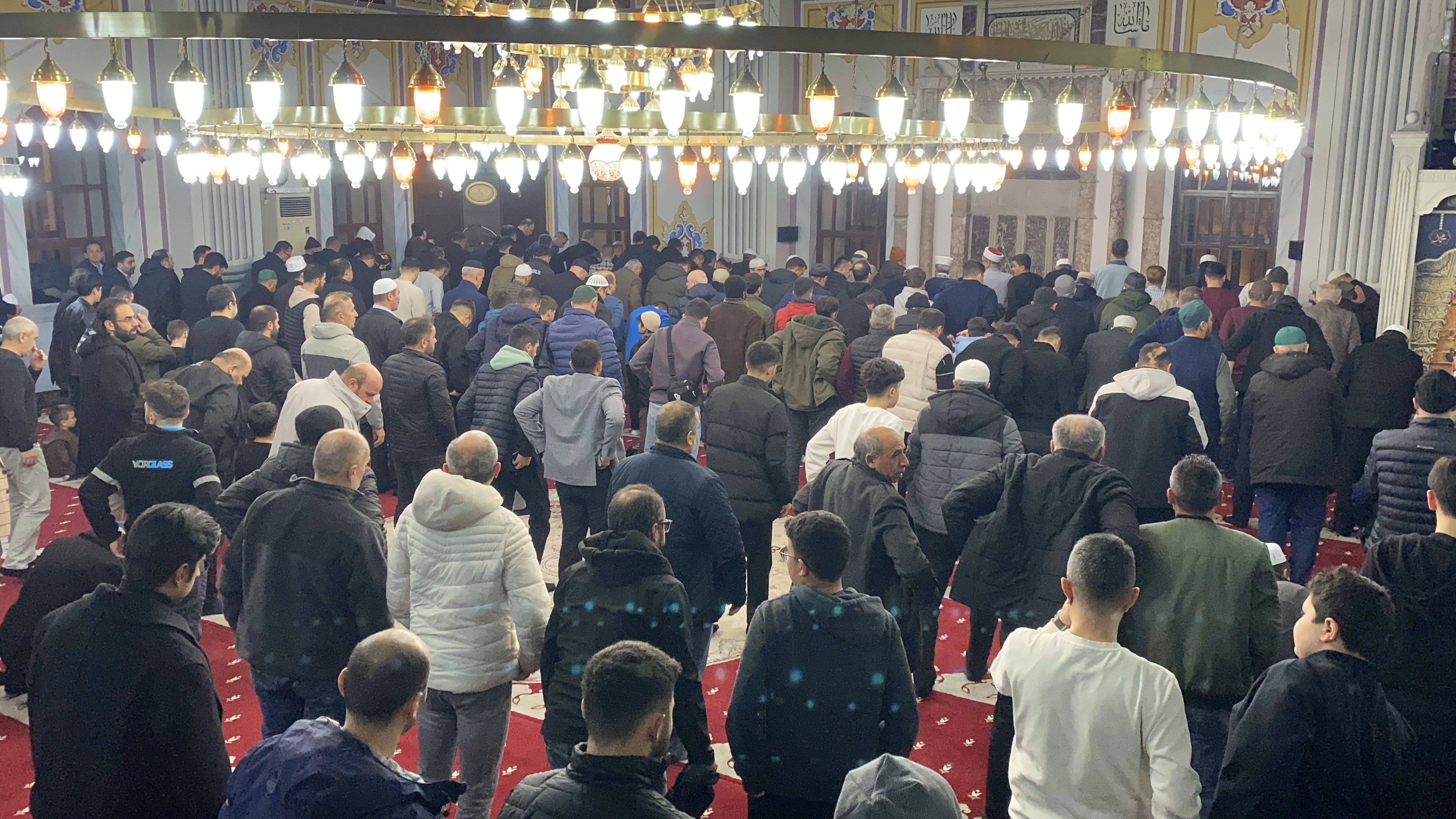 Bolu’da İlk Teravih Coşkusu Camiler Doldu Taştı (5)