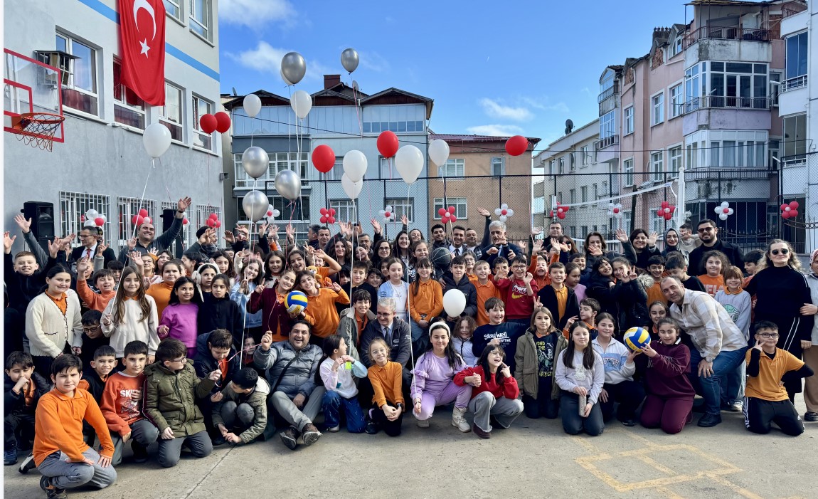 Oyak Çimento “Renkli Yakalar” Ile Geleceği Güzelleştiriyor (4)-2