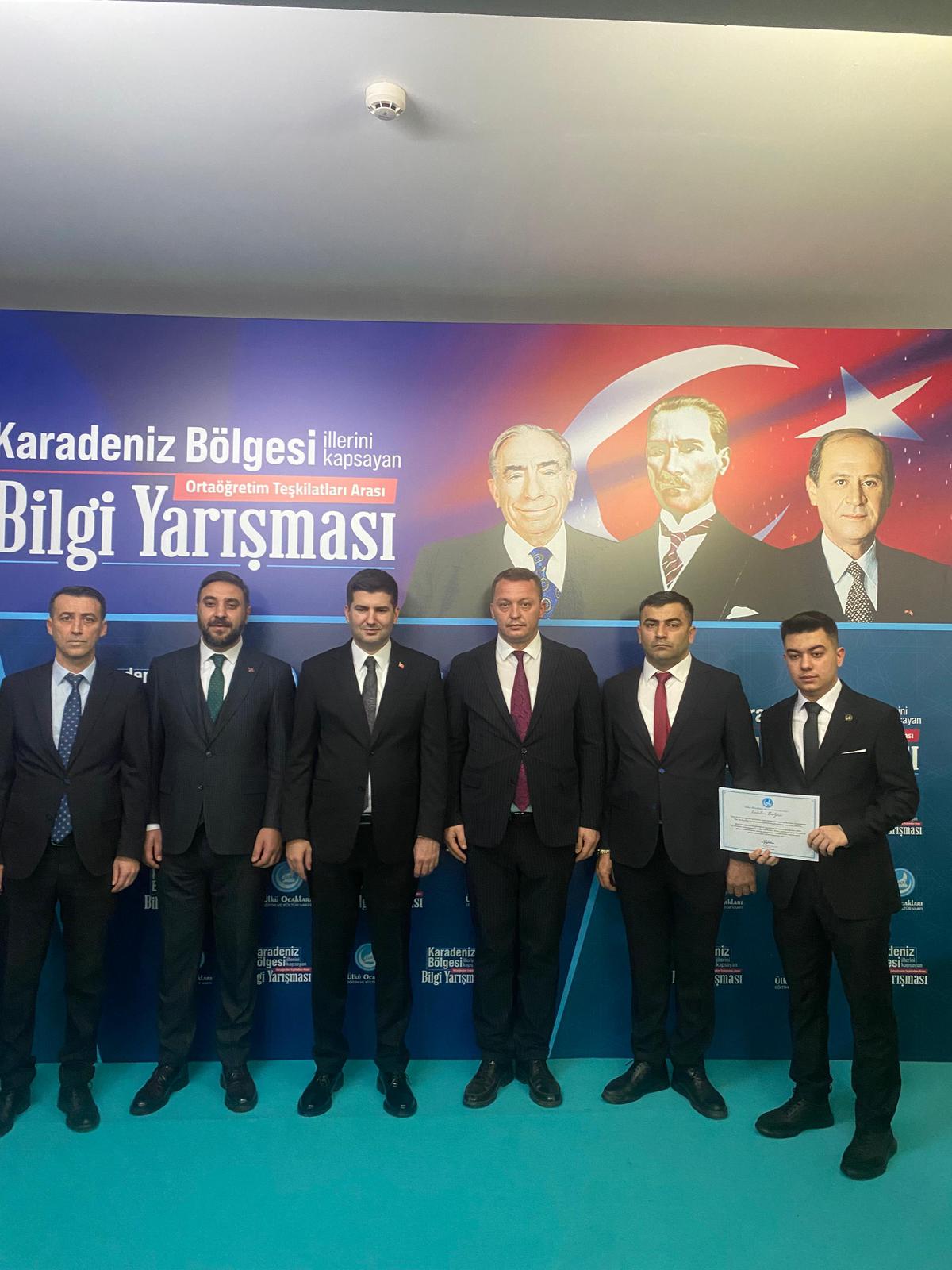 Ülkü Ocaklari Bolu’dan Karadeni̇z Bölgesi̇ Bi̇lgi̇ Yarişmasinda Büyük Başari (2)