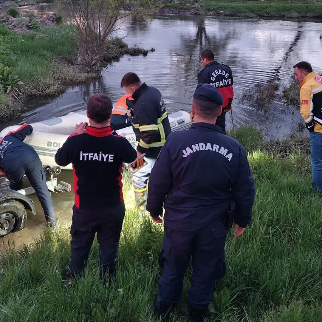 Bolu’da Derede Mahsur Kalan Çiftçi Kurtarıldı (1)