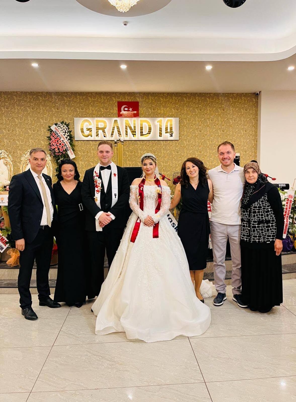Kübra Yağın Ve Ulaş Aydoğan Görkemli Düğün Töreniyle Dünya Evine Girdi (10)