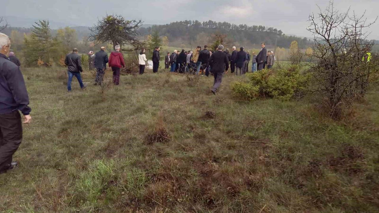 Eşi tarafından öldürülen 3 çocuk annesi kadın son yolculuğuna uğurlandı