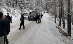 Kar yağdı yol kapantı
