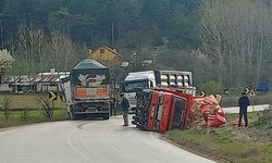 Mudurnu yolunda kaza! Virajda kaza yaptılar.