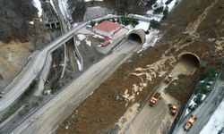 Bolu Dağı tüneli heyelan oluştu. İstanbul yönü ulaşıma kapatıldı