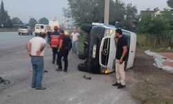 Tır şoförlerini taşıyan minibüs otomobille çarpıştı: 11 Kişi yaralı