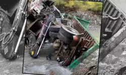 Yedigöller yolunda kamyon 100 metreden dereye devrildi: 1 ölü