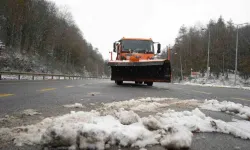 Bolu Dağı geçişinde aralıklarla kar yağışı etkili oluyor