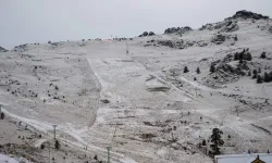 Bolu'ya Mevsimin ilk karı düştü! Kar kalınlığı 3 santimetreye ulaştı