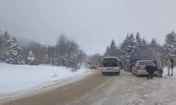 Bolu'yu Beyaza Bürüyen Kar, Kartalkaya Yolunu Doldurdu