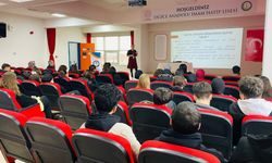 Düzce Atatürk Devlet Hastanesi ve İbn-i Sina Mesleki ve Teknik Anadolu Lisesi İş Birliğiyle Sağlık Hakkı Semineri