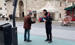 Huzurun Teminatı: Asayiş Şubesi, Cami Çıkışlarında Bilgilendirme Broşürleri Dağıttı