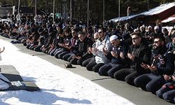 Diyanet İşleri Başkanı Ali Erbaş, Bolu'da Gençlerle Cuma Namazını Kıldırdı