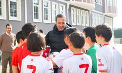 Boluspor'da Yalçın Koşukavak ve Futbolcular Öğrencilerle Buluştu