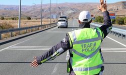 Trafiğe çıkacak sürücüler dikkat: Artık zorunlu olmayacak!