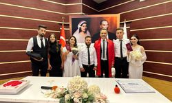 Aynı gün aynı saatte evlendiler Birbirlerinin nikah şahidi oldular