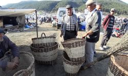 Fındık dallarından ördüğü sepetleri bin liradan satıyor