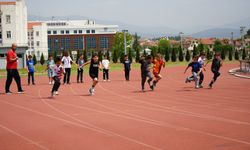 Bolu'da minikler atletizm şenliği renkli görüntülere sahne oldu
