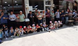 Ahilik geleneğine katılan minikler ellerini semaya açtı