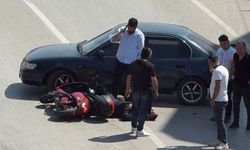 Otomobil ile çarpışan motosiklet sürücüsü yaralandı