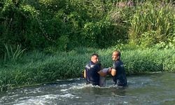 Çaya atlayan şahsı ekipler son anda kurtardı