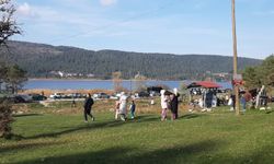 Bolu’nun doğa harikası Abant’ta ziyaretçiler akın etti